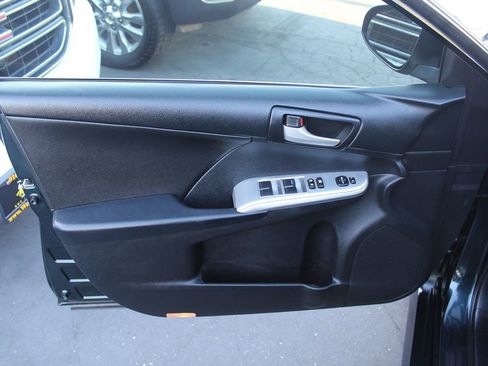 Used 2013 Toyota Camry SE FWD image 15