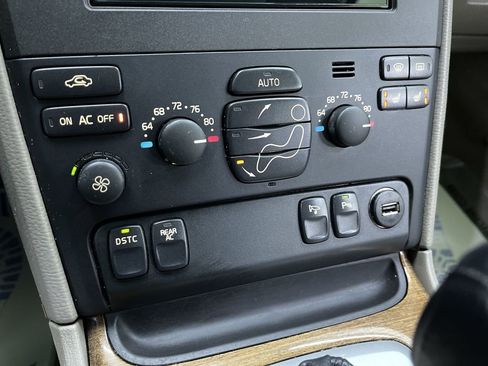 Used 2005 Volvo XC90 T6 image 23