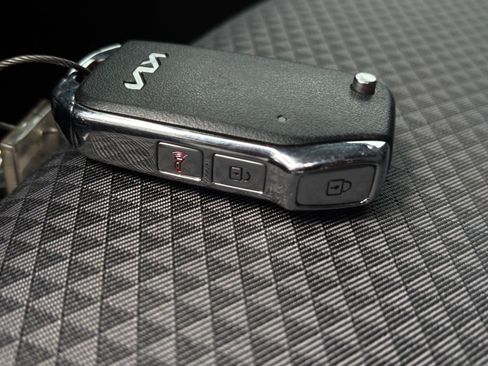 Used 2025 Kia Soul LX w/ LX Technology Package FWD image 21