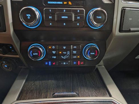 Used 2020 Ford F250 Lariat w/ Lariat Value Package image 68