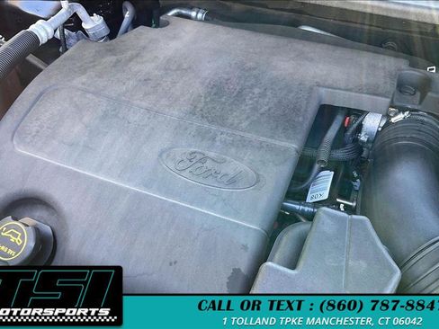 Used 2017 Ford Explorer XLT w/ Equipment Group 202A AWD/4WD image 32