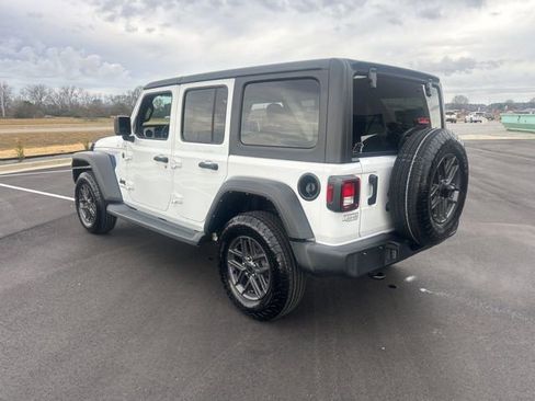 Used 2024 Jeep Wrangler Sport S image 3