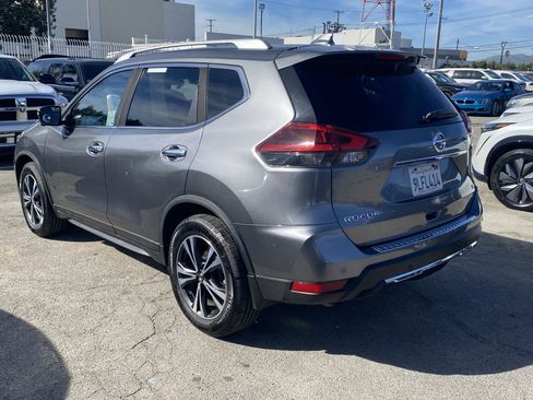 Used 2020 Nissan Rogue SV w/ Premium Package image 10