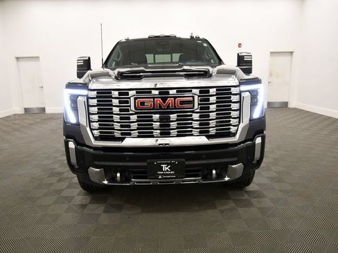 Used 2024 GMC Sierra 2500 Denali w/ Denali Reserve Package AWD/4WD image 11