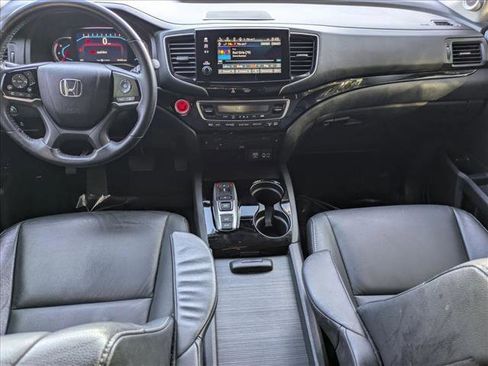 Used 2021 Honda Pilot Touring image 16