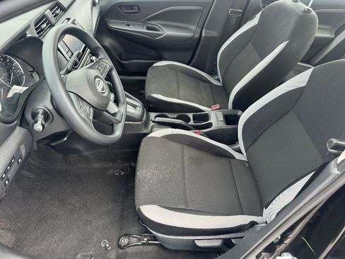 Used 2025 Nissan Versa S w/ Trunk Package image 10