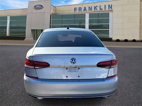 Used 2021 Volkswagen Passat 2.0T SE image 6