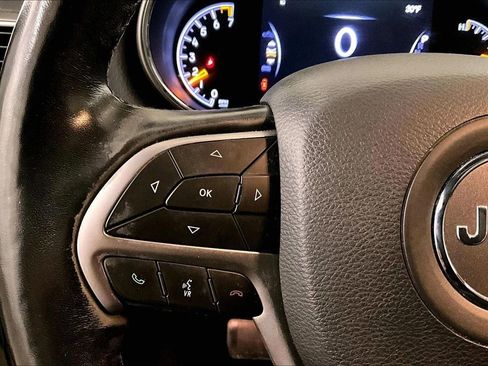 Used 2020 Jeep Grand Cherokee Altitude image 17