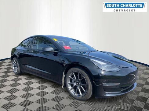 Used 2022 Tesla Model 3 Long Range AWD/4WD image 3