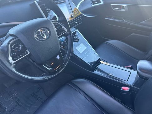 Used 2019 Toyota Mirai image 11