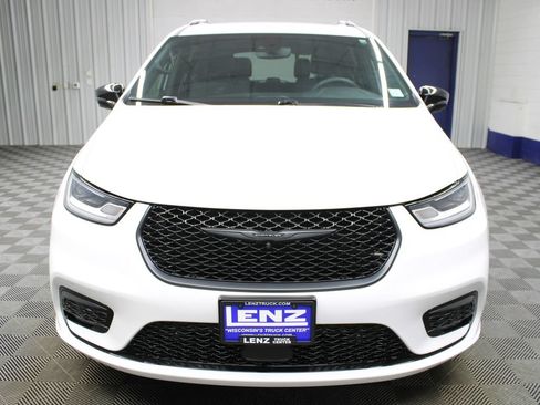 Used 2024 Chrysler Pacifica Touring-L w/ S Appearance Package AWD/4WD image 51