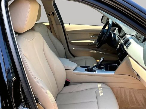 Used 2015 BMW 320i Sedan RWD image 12