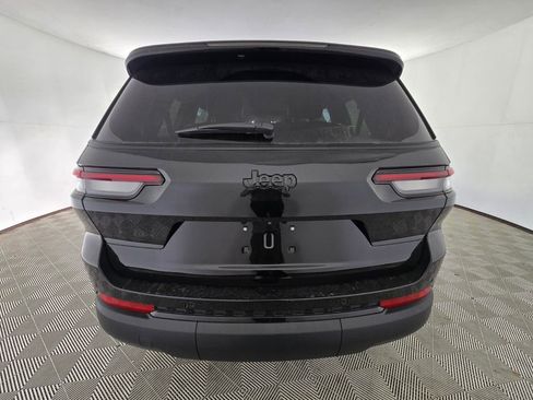 New 2025 Jeep Grand Cherokee L Laredo image 13