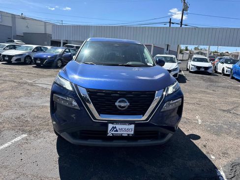 Used 2023 Nissan Rogue SV FWD image 2