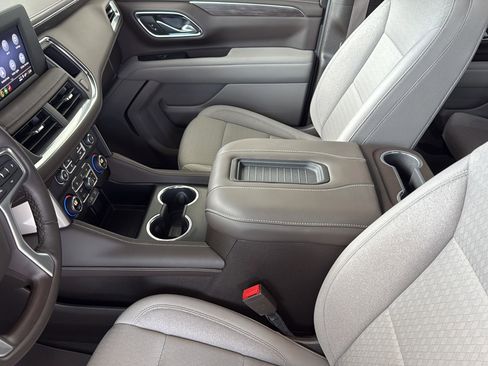 Used 2024 Chevrolet Tahoe LS RWD image 25