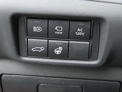 Used 2024 Toyota Highlander Platinum AWD/4WD image 18