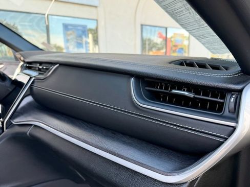 Used 2024 Jeep Grand Cherokee L Limited w/ Luxury Tech Group II image 27