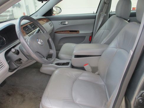Used 2005 Buick LaCrosse CXL FWD image 26