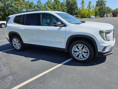 Used 2026 GMC Acadia Elevation w/ Elevation Premium Package FWD image 7