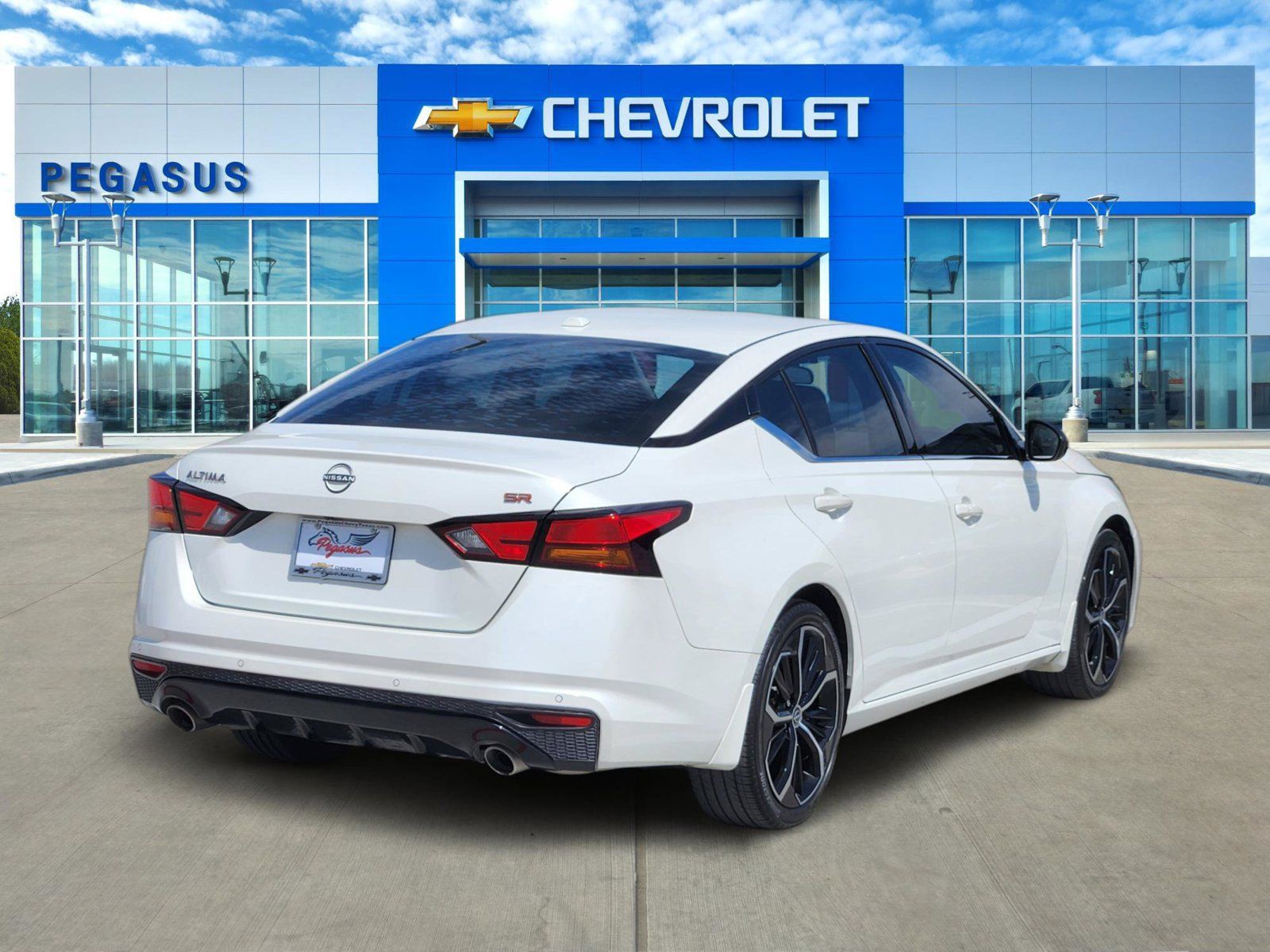 Used 2024 Nissan Altima 2.5 SR FWD image 5