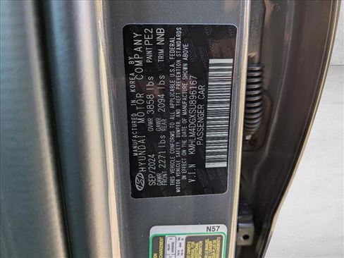 Used 2025 Hyundai Elantra Sport image 25