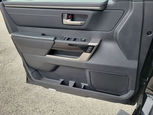 Used 2024 Toyota Tundra Limited image 25