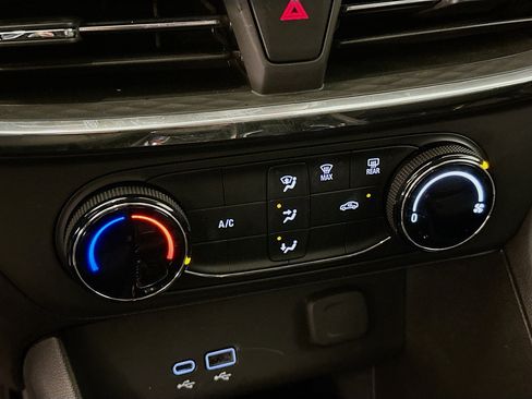 Used 2025 Buick Encore GX Preferred image 24