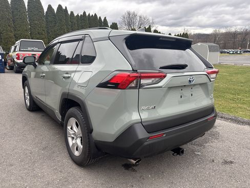 Used 2019 Toyota RAV4 XLE image 6