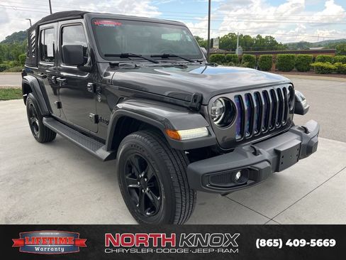 Used 2020 Jeep Wrangler Unlimited Sahara AWD/4WD image 29