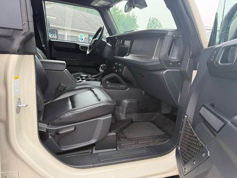 Used 2025 Ford Bronco Badlands AWD/4WD image 10