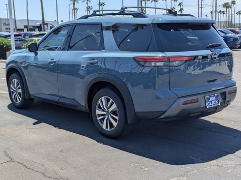 New 2026 Nissan Pathfinder SL FWD image 4