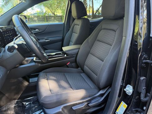 Used 2025 Chevrolet Equinox LT image 30