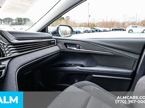 Used 2025 Toyota Camry LE image 47