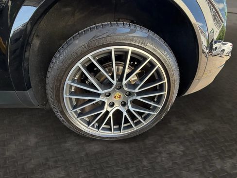 Used 2019 Porsche Cayenne AWD/4WD image 38