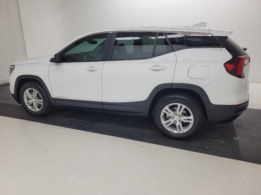 Used 2023 GMC Terrain SLE FWD image 3