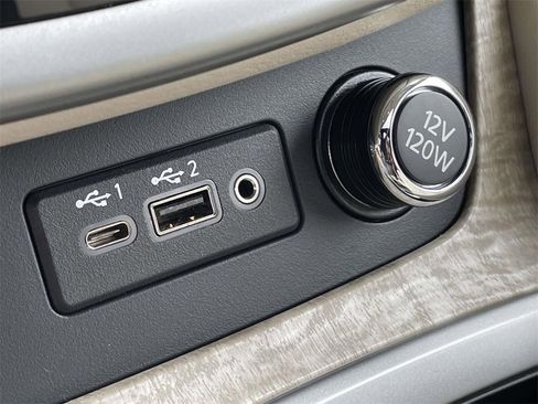 Used 2024 Nissan Murano SL image 25