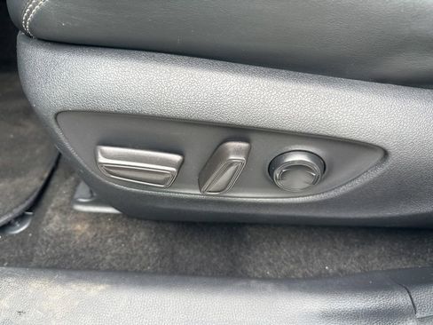 Used 2019 Toyota RAV4 XLE Premium AWD/4WD image 21