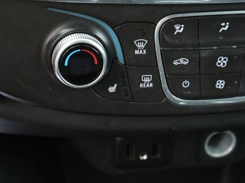 Used 2018 Chevrolet Traverse LT w/ LPO, Floor Liner Package AWD/4WD image 44