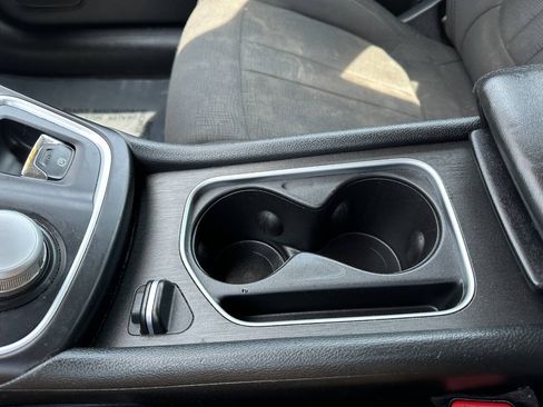 Used 2016 Chrysler 200 Limited FWD image 37