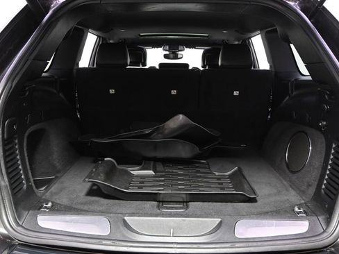 Used 2019 Jeep Grand Cherokee Limited AWD/4WD image 19