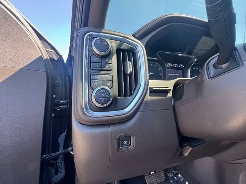 Used 2021 GMC Sierra 1500 Denali w/ Denali Ultimate Package AWD/4WD image 18