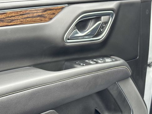 Certified 2023 Chevrolet Suburban Premier image 18