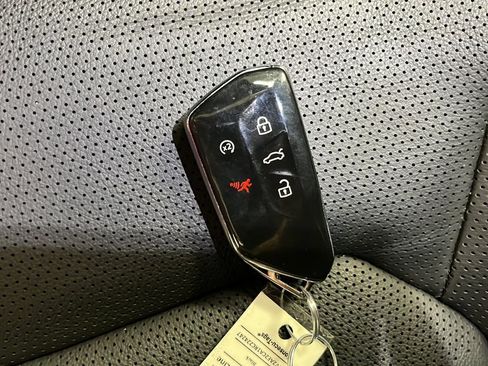Used 2024 Volkswagen Atlas Cross Sport SEL R-Line AWD/4WD image 21