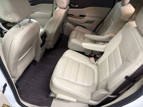 Used 2017 GMC Acadia Denali w/ Technology Package FWD image 14