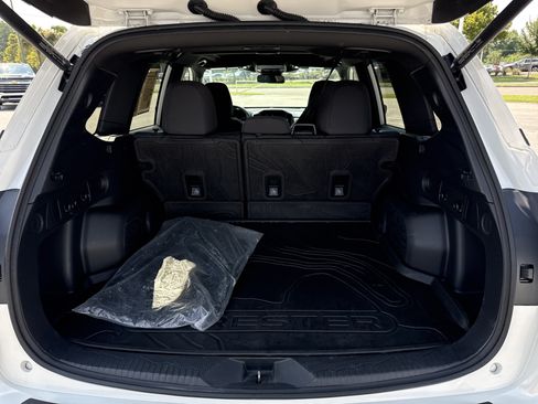 Used 2025 Subaru Forester Premium AWD/4WD image 4