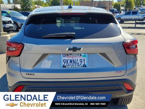 Certified 2024 Chevrolet Trax RS w/ Driver Confidence Package image 13