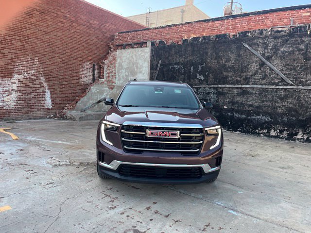 Used 2025 GMC Acadia Elevation FWD image 2