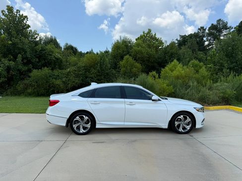 Used 2018 Honda Accord EX image 10
