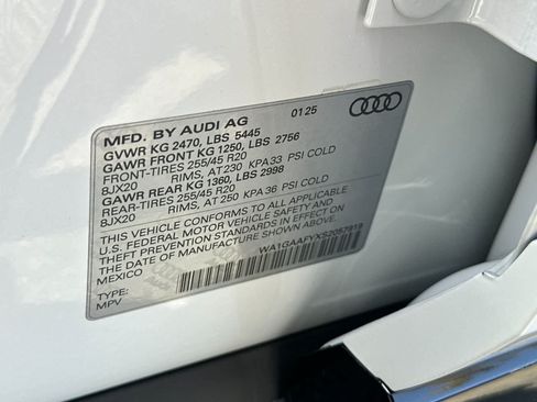 Used 2025 Audi Q5 2.0T Premium w/ Convenience Plus Package AWD/4WD image 29