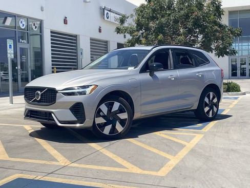 New 2025 Volvo XC60 T8 Plus image 2
